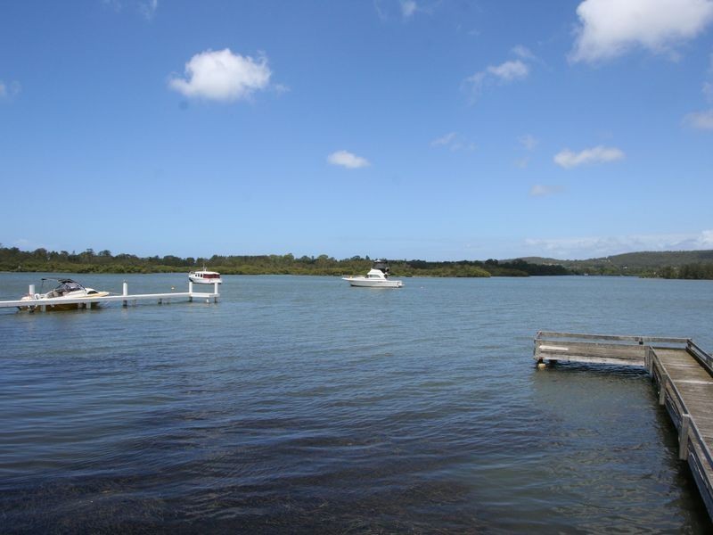 30 Edward Street, Fennell Bay NSW 2283