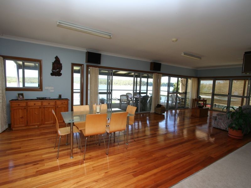 30 Edward Street, Fennell Bay NSW 2283