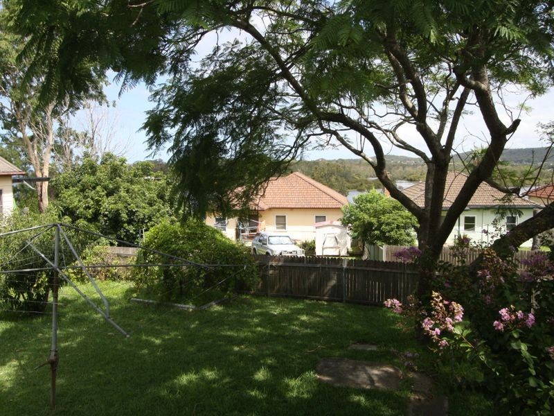 14 Edward Street, Fennell Bay NSW 2283