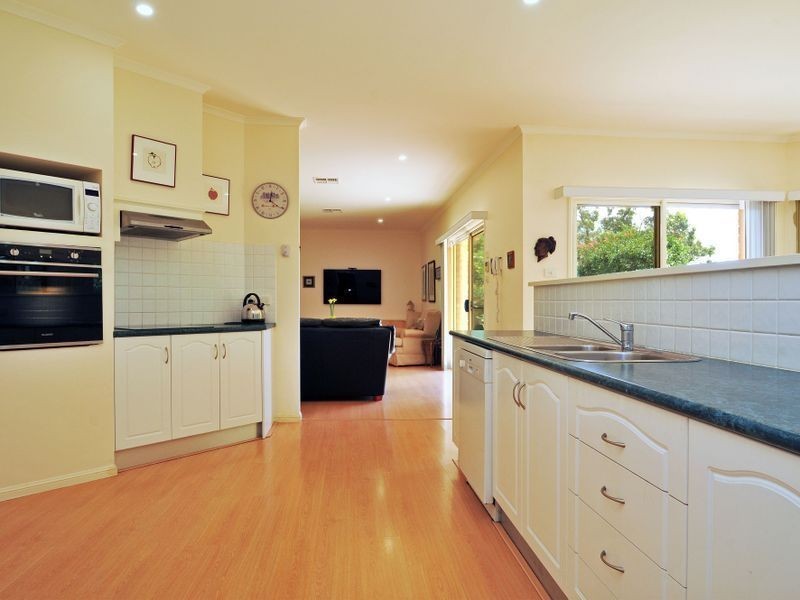 11 Corella Close, Fennell Bay NSW 2283