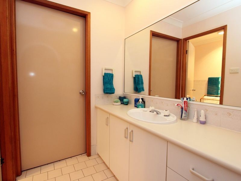 2/4 Pondee Place, Toronto NSW 2283