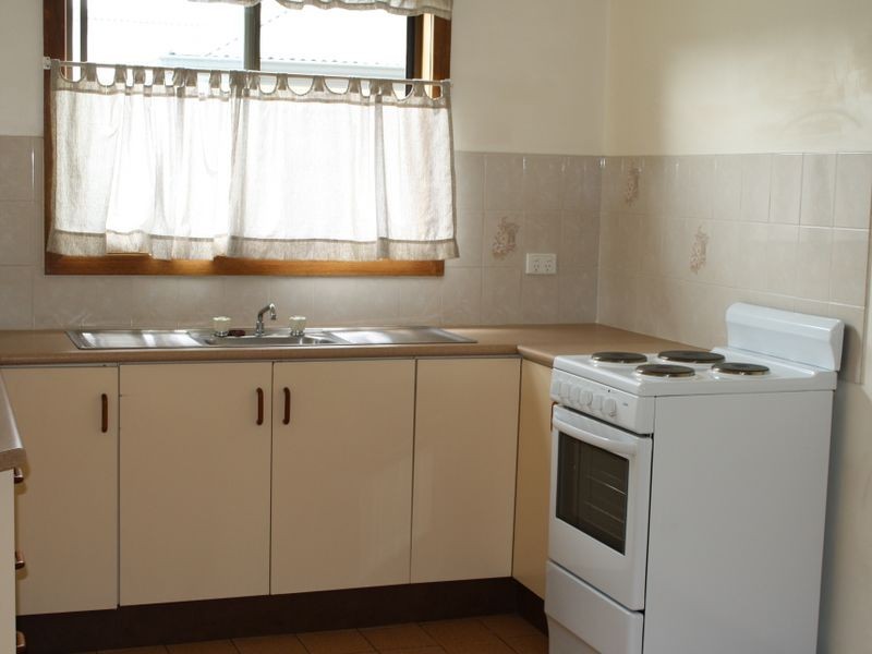 2/11 Orchard Street, Cardiff NSW 2285