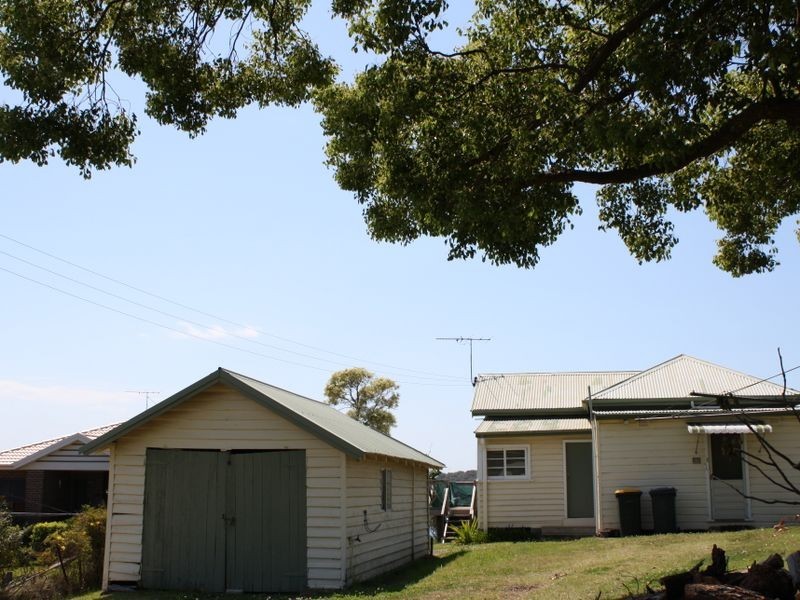 16 The Circlet, Rathmines NSW 2283