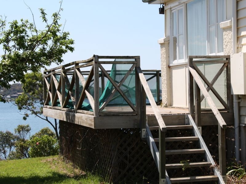 16 The Circlet, Rathmines NSW 2283