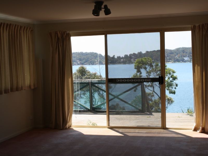 16 The Circlet, Rathmines NSW 2283