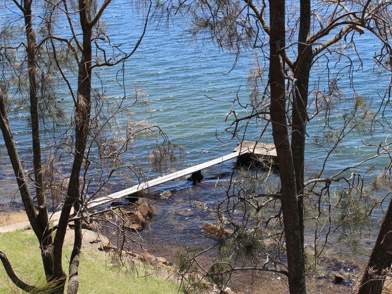 227 Fishing Point Road, Fishing Point NSW 2283