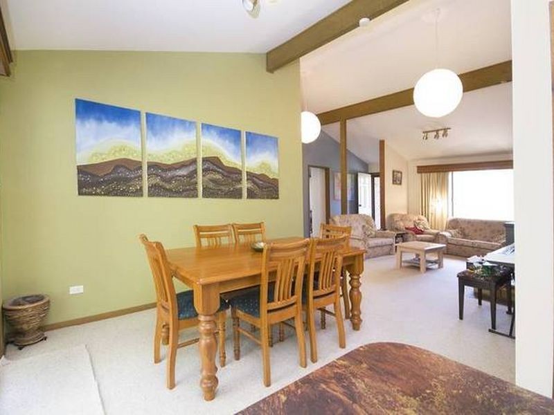 8 Hampton Street, Carey Bay NSW 2283