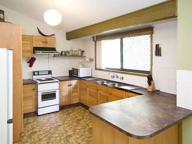 8 Hampton Street, Carey Bay NSW 2283