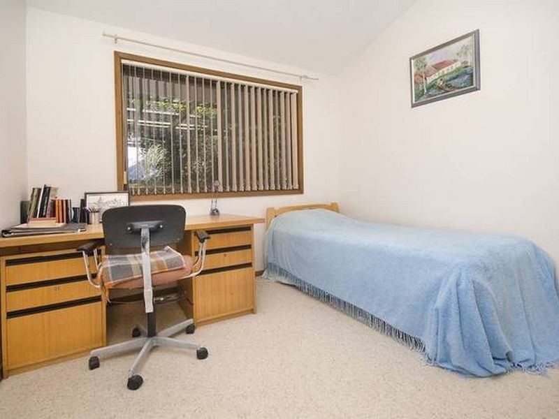 8 Hampton Street, Carey Bay NSW 2283