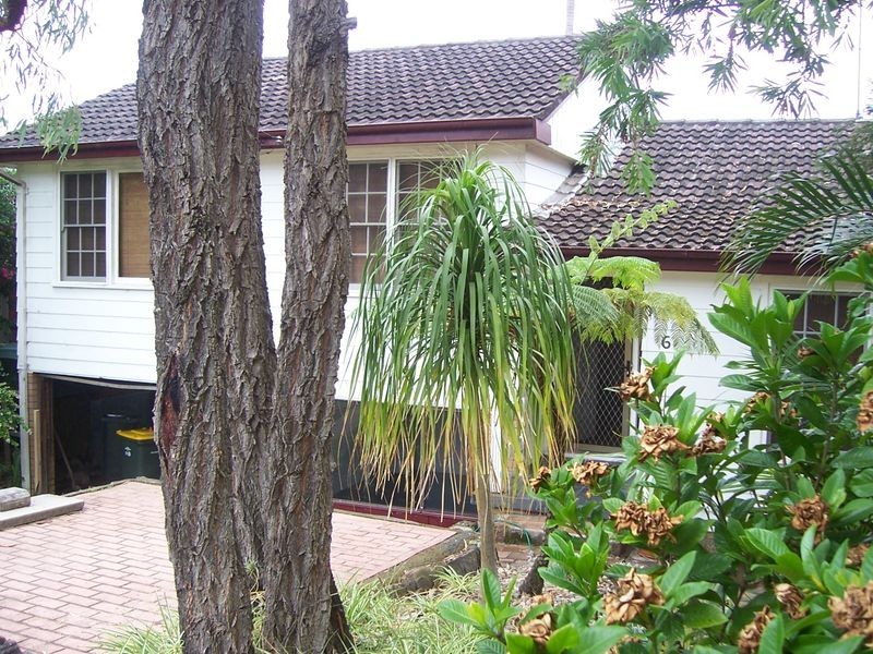 6 Carlisle Row, Fishing Point NSW 2283
