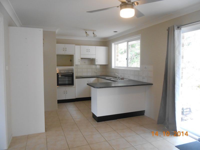 73 Alkrington Avenue, Fishing Point NSW 2283