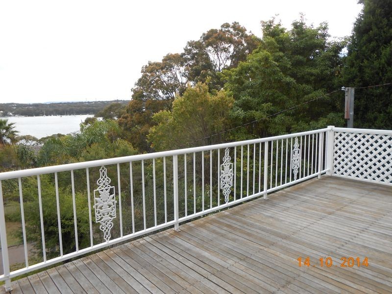 73 Alkrington Avenue, Fishing Point NSW 2283