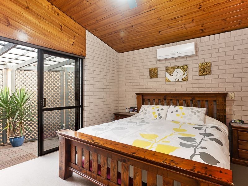 136 Fishing Point Road, Fishing Point NSW 2283