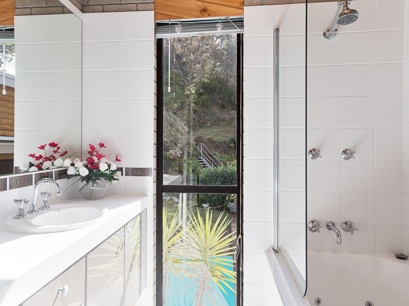 136 Fishing Point Road, Fishing Point NSW 2283