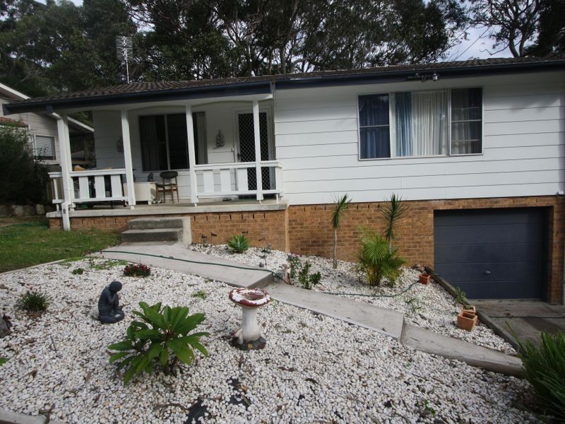 9 Bulkirra Place, Bolton Point NSW 2283