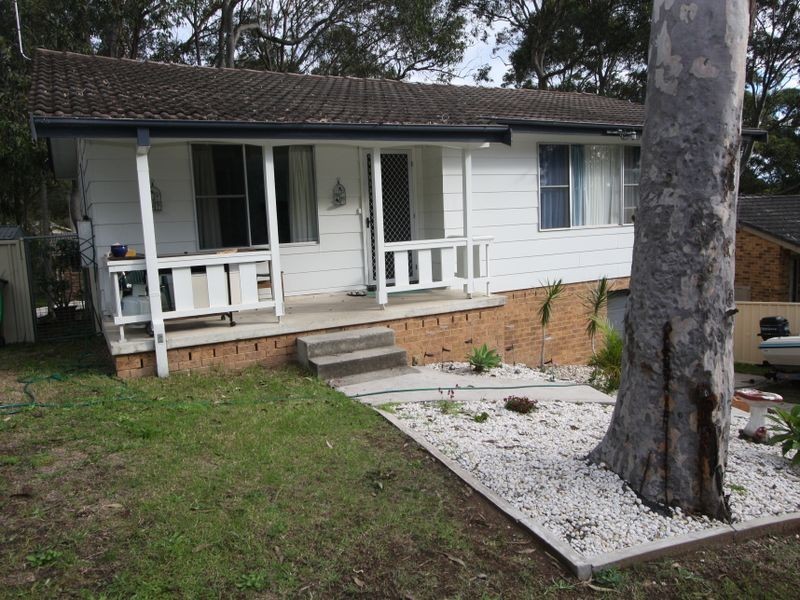 9 Bulkirra Place, Bolton Point NSW 2283
