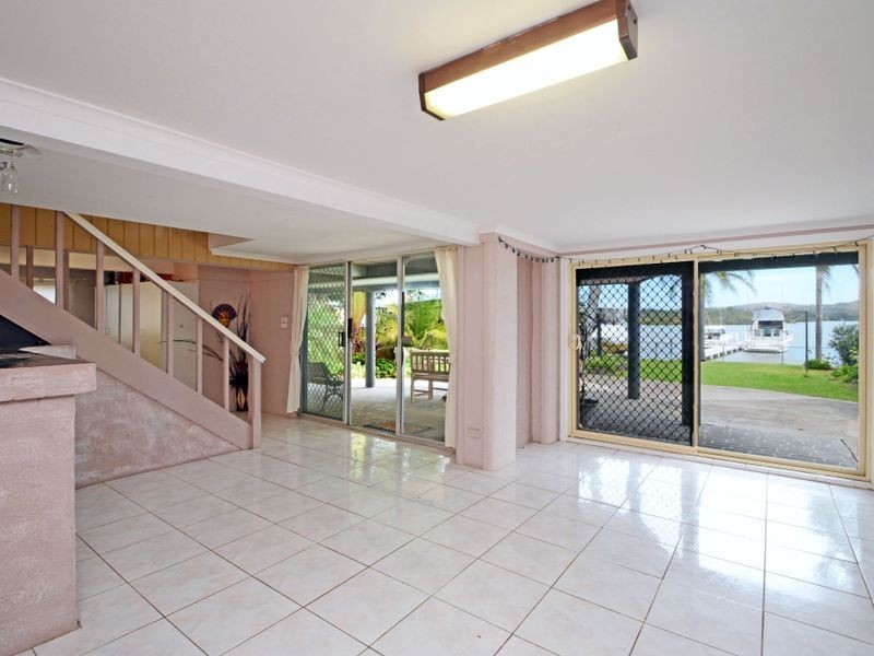 28 Edward Street, Fennell Bay NSW 2283