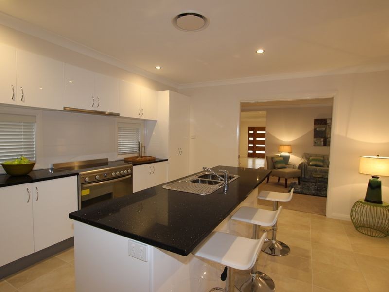 4 Rofe Street, Coal Point NSW 2283