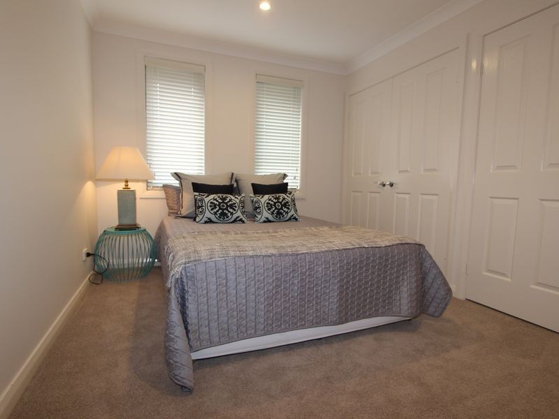 4 Rofe Street, Coal Point NSW 2283