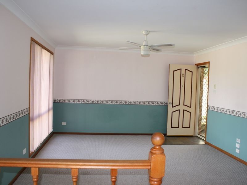 2/4 Pondee Place, Carey Bay NSW 2283