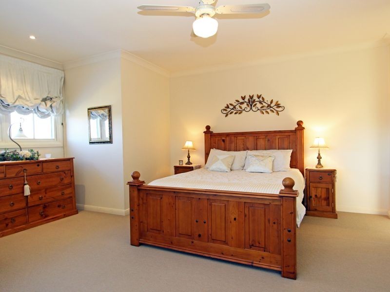 302 The Esplanade, Speers Point NSW 2284