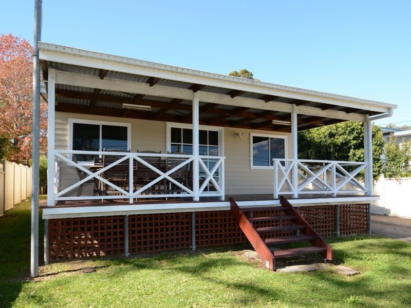 8 Brougham Avenue, Fennell Bay NSW 2283