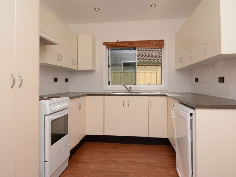 8 Brougham Avenue, Fennell Bay NSW 2283