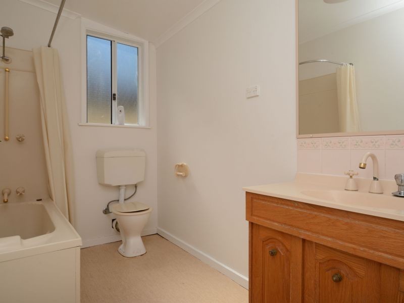 8 Brougham Avenue, Fennell Bay NSW 2283
