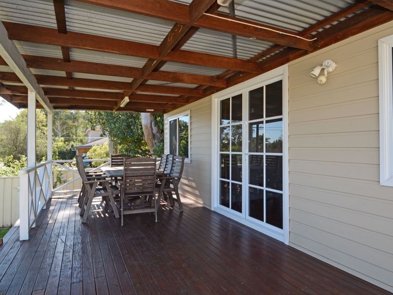 8 Brougham Avenue, Fennell Bay NSW 2283