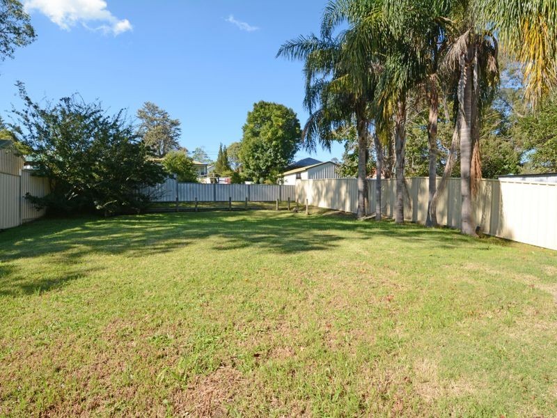 8 Brougham Avenue, Fennell Bay NSW 2283