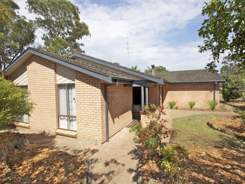 8 Alkrington Avenue, Fishing Point NSW 2283