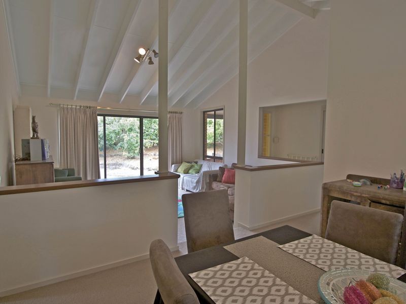 8 Alkrington Avenue, Fishing Point NSW 2283