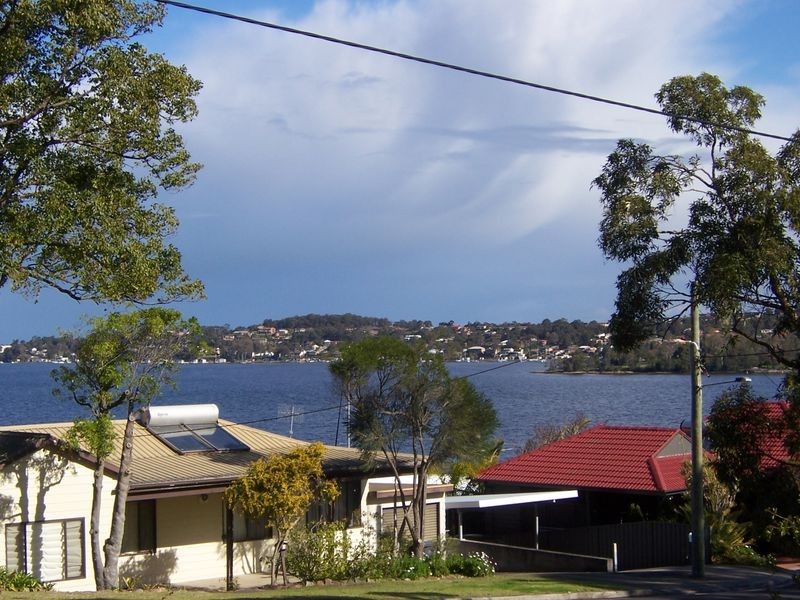 6 Alkira Close, Coal Point NSW 2283