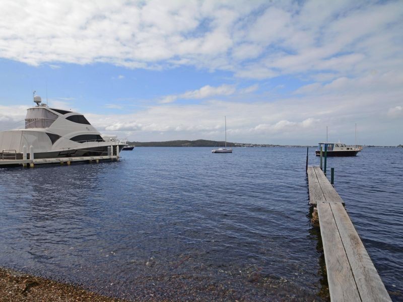 292 Skye Point Road, Coal Point NSW 2283