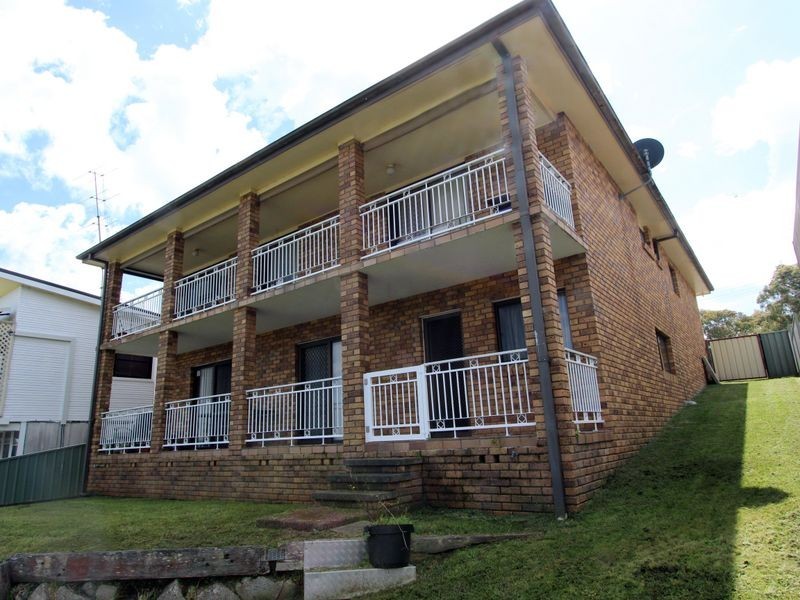 38 Middle Point Road, Bolton Point NSW 2283