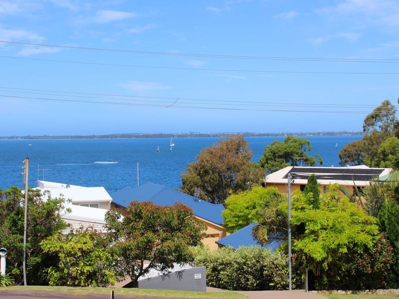 132 Fishing Point Road, Fishing Point NSW 2283