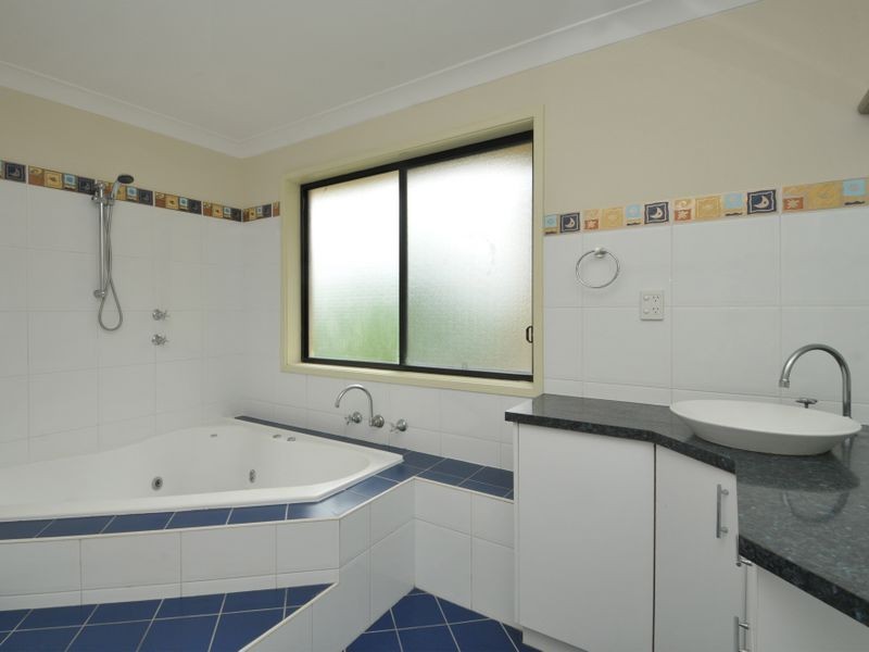 19 Bellevue Lane, Fennell Bay NSW 2283