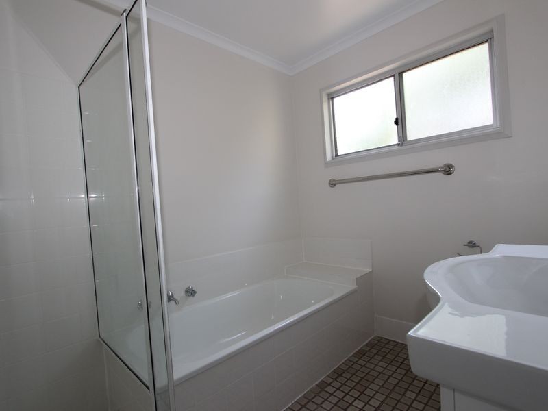 9 Lochend Place, Bolton Point NSW 2283