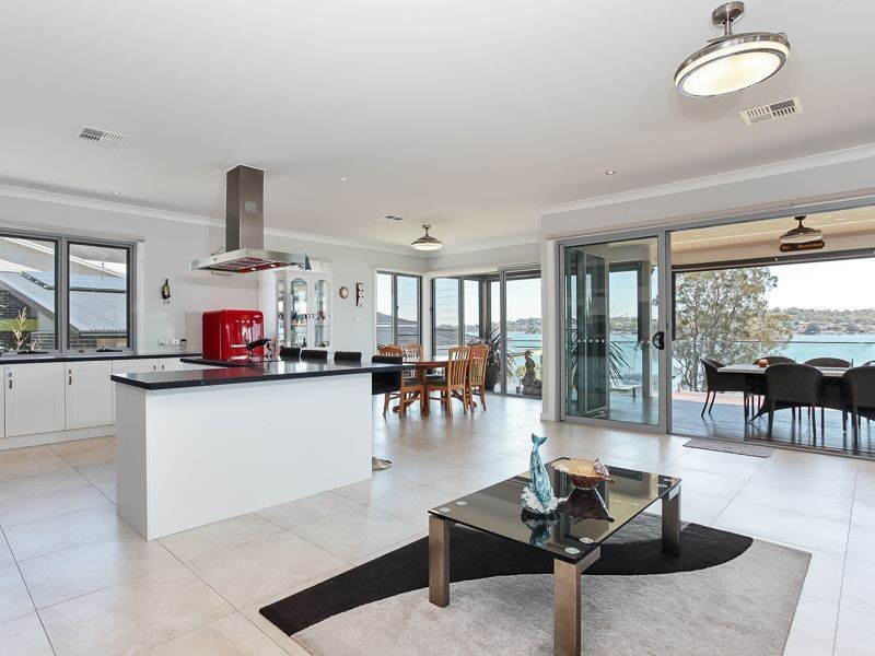 60 Sealand Road, Fishing Point NSW 2283