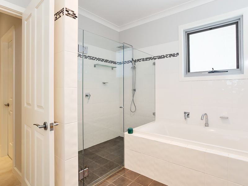 60 Sealand Road, Fishing Point NSW 2283