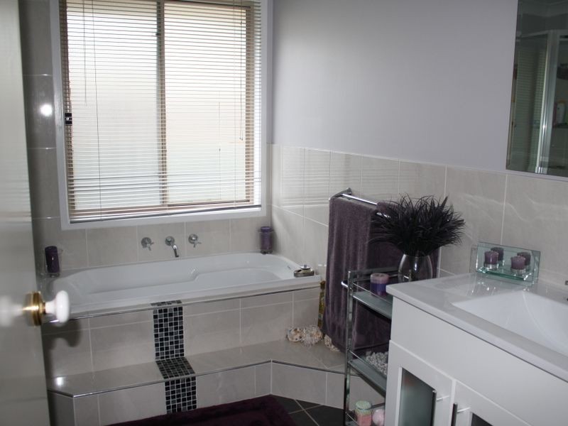 8 Lakeshore Close, Kilaben Bay NSW 2283