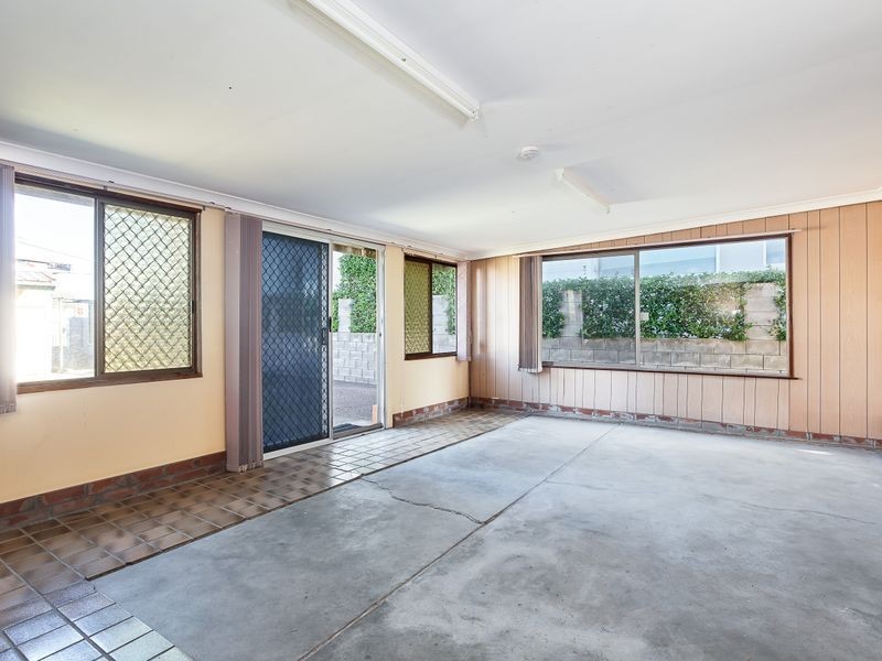 8 Nanda Street, Marmong Point NSW 2284