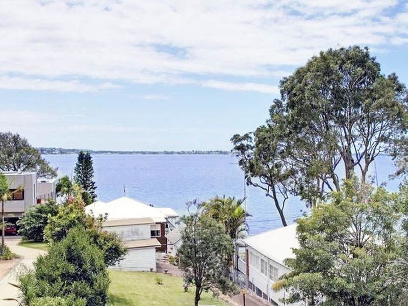 1 Beale Street, Coal Point NSW 2283