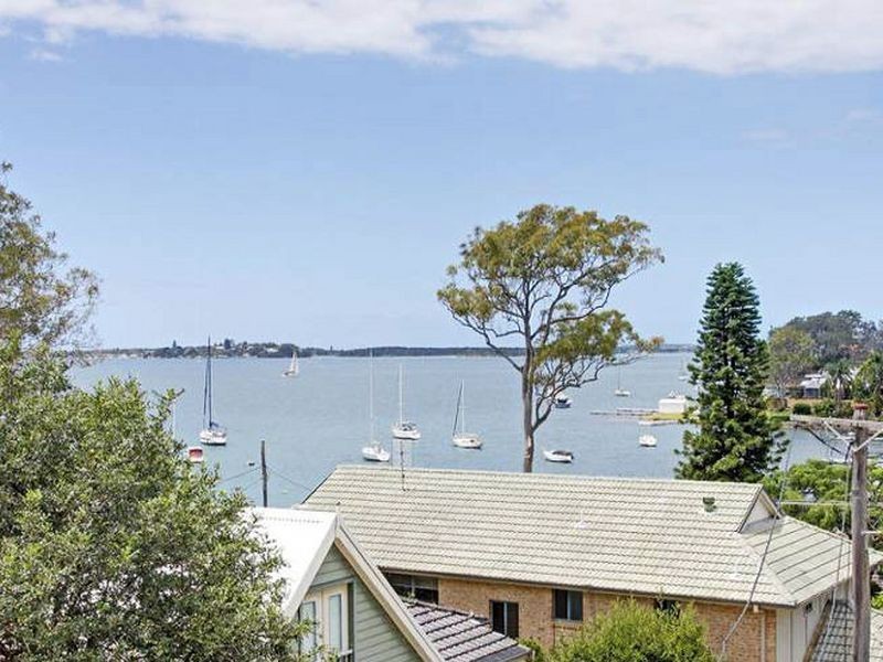 1 Beale Street, Coal Point NSW 2283