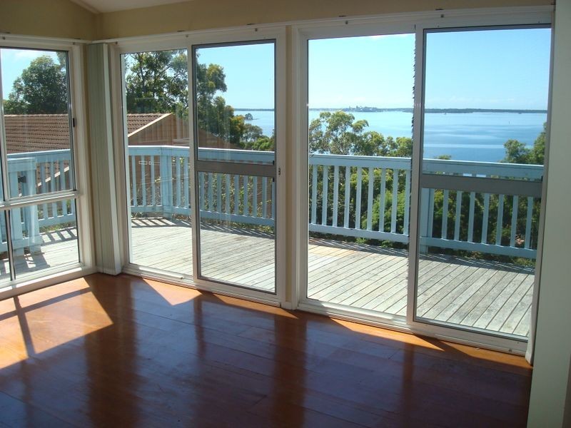 126 Fishing Point Road, Fishing Point NSW 2283