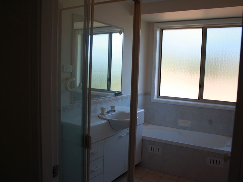7 Defender Close, Marmong Point NSW 2284