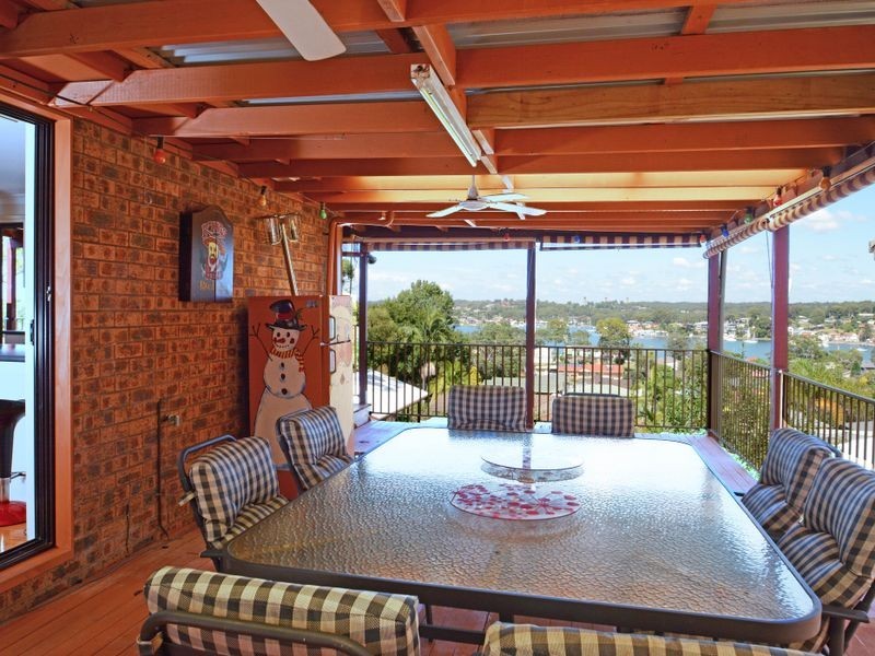 40 Somersham Avenue, Fishing Point NSW 2283