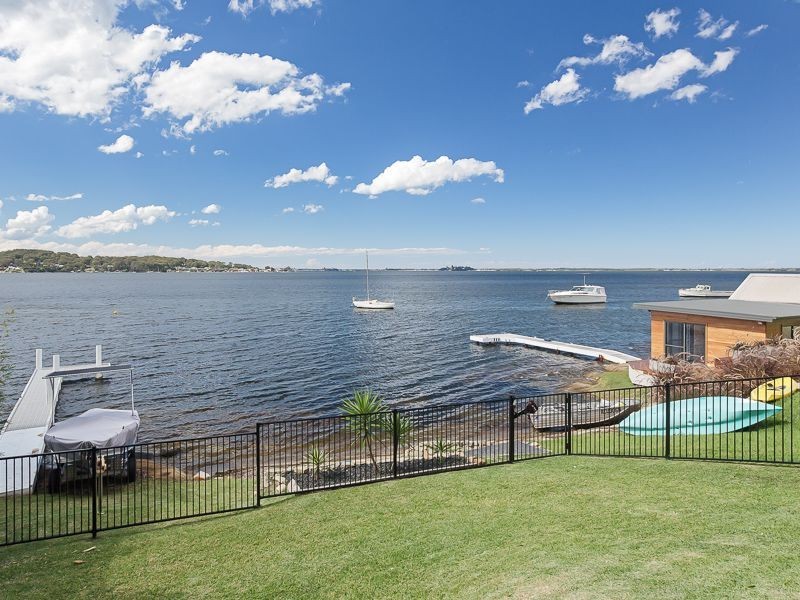 209 Fishing Point Road, Fishing Point NSW 2283