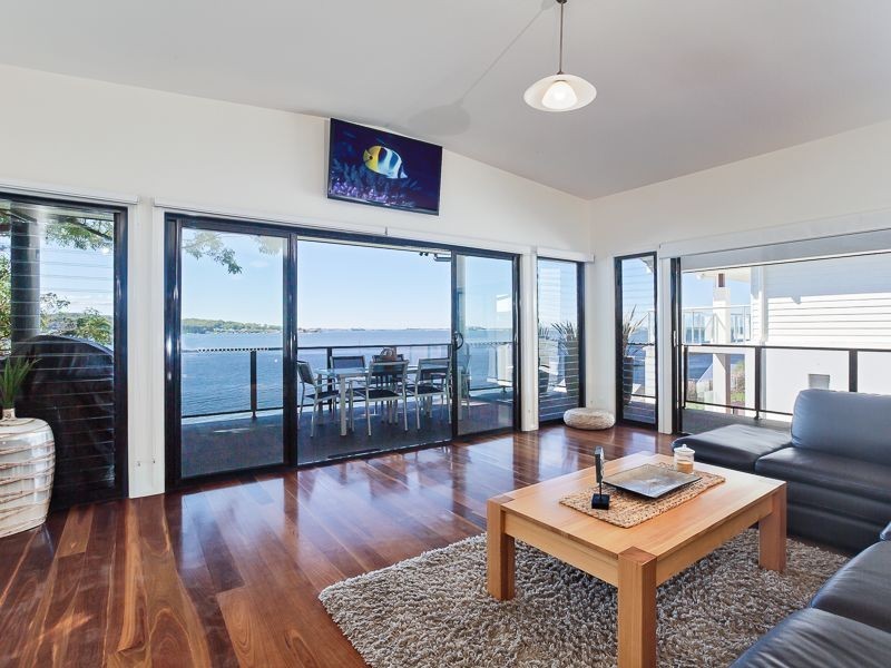 209 Fishing Point Road, Fishing Point NSW 2283