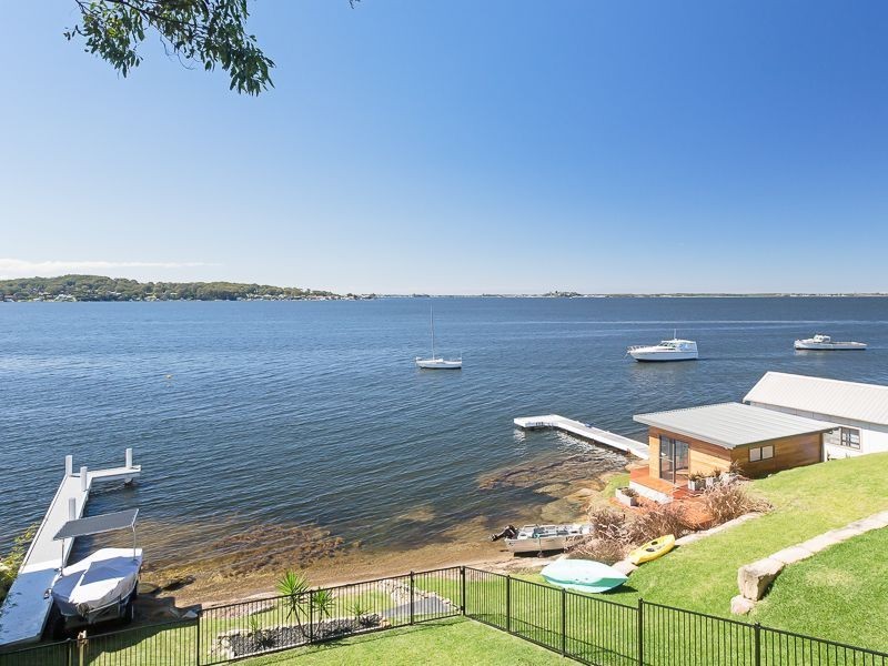 209 Fishing Point Road, Fishing Point NSW 2283